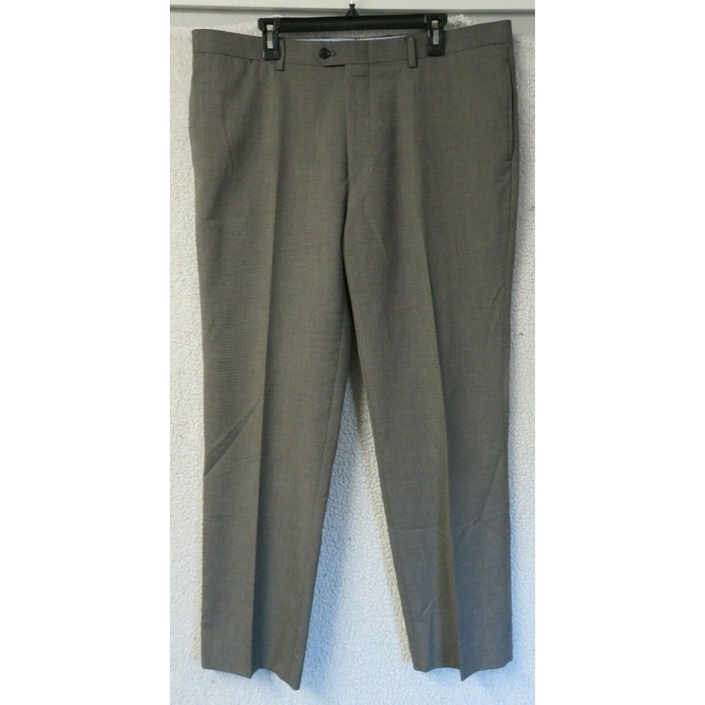 Mens Tommy Hilfiger Gray Flat Front Slacks Pants Size 40x32 Polyester Blend